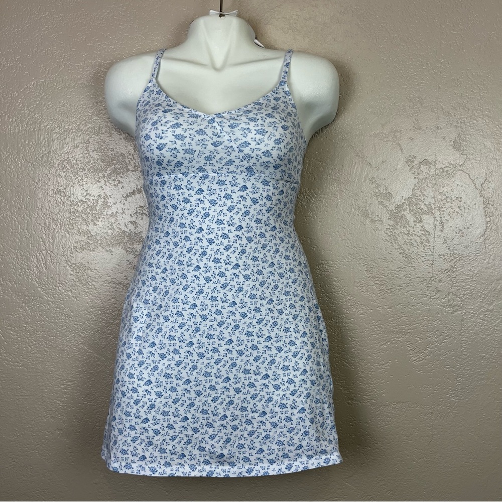 Chosse 5 Ítems for $30‎ Hollister California sleeveless floral mini dress XS